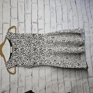 Black and White Sleeveless Rosebud Dress